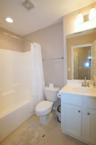 3 rummelige soveværelse-Executive Town House,<br>Brand-New Construction, Duke RTP Area. - Image 5