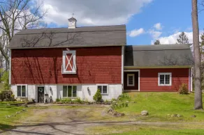 Scandinavian Comfort in Pittsford Barn! - Image 5