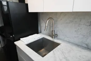 59 Rennell St, Bridgeport · Lovely 1 bedroom cozy modern apartment w/75” 4K TV - Image 4