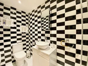 2 bedroom accommodation in Yate, near Chipping Sodbury - Image 2