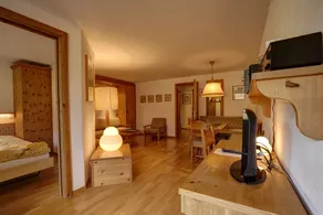 1-room flat with lake view on the 1st floor - Image 4