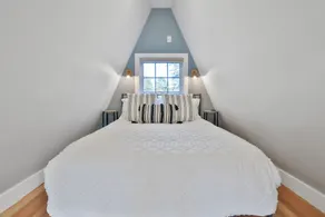Modern, unique cabin minutes away from Old Rag Mountain - Image 4