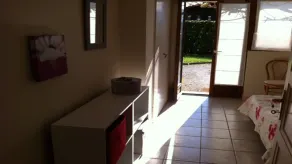 F3 rez de chaussée d'une villa bord du lac - Image 5