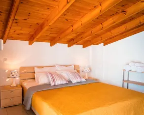 Villa Mellow - Three Bedroom Villa, Sleeps 6 - Image 4