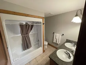 3 BR casa a schiera di lusso sul lago più caldo del Canada - Image 3