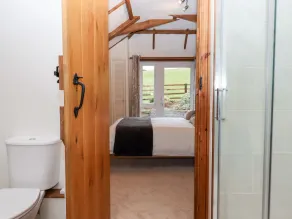LITTLE ORCHARD, pet friendly, character holiday cottage in Ashburton - Image 5