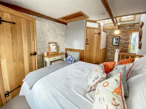 PILCHARD COTTAGE, romantic, character holiday cottage in Brixham - Image 3
