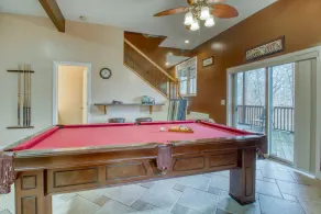 Dog-friendly house w/ private hot tub, gas fireplace, game room, & much more - Image 2