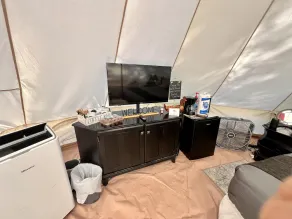Stunning 1-Bed Glamping Tent in Cleveland - Image 2