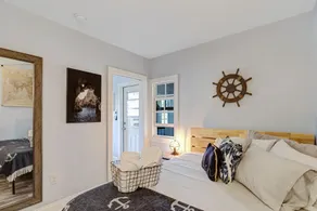 Modern 1BR, 4k Smart TV (55in) walk to LW beach - Image 5