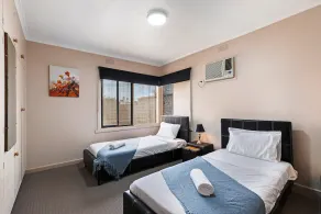 Três Bdrm Family-Friendly Home perto de Murray River & Cactus Country, acomoda 10 - Image 4