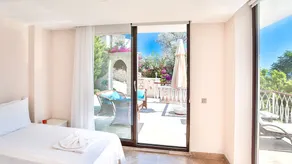 Mermaid Duo  has unobstructed sea-views form its hillside perch. - Image 4
