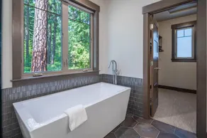 Golf View, Hot Tub, Suncadia Pool Access - Image 4