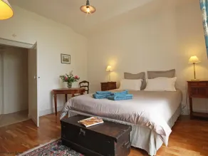 Experience Castle Charm with WiFi in Bellavilliers - Image 1