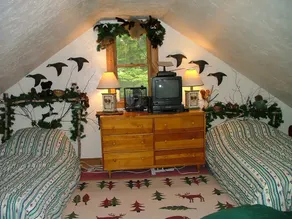 Waterfront Quaint Maine Cabin - Image 5