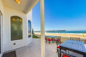 Gorgeous Beachfront Retreat right on the sand - Image 4