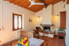 Agriturismo Luggiano Apartment \"FRANTOIO\" - Image 3