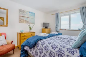 Panoramic Sea Views from this 2 Bedroom Cornish Townhouse - Image 4