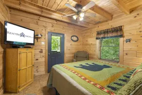Cabin isolé incroyable, emplacement idéal, bain à remous, ponts avec vue, mezzanine, table de jeu, près de Big Cedar Trophy Buck - Image 4