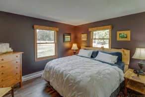 Secluded cabin on Pine River - Image 5