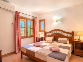 Wunderbares alleinstehendes Ferienhaus mit Klimaanlage, privatem Pool,  W-LAN, TV und Terrasse - Image 3