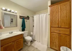 Alluring and Clean - Image 4