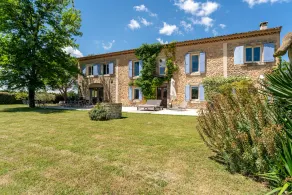 Antico casale ristrutturato con stile nel cuore del Luberon - Image 3