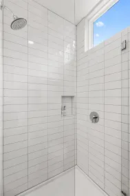 Modern 2 Bedroom Home near UT  - Walk to bars and restaurants! - Image 4