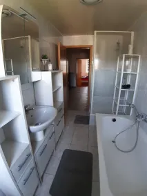 Vacation apartment 100sqm <br>Living <br>3 double beds Bedroom<br>Kitchen<br>Bathroom - Image 2