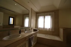 5 star, 3 bedroom 221 m2+70m2 apartment  in Valgrande.150 meters from Valderrama - Image 5
