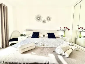 Riviera Beach Apartment - Image 3