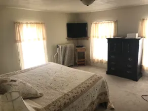 5 Bedroom Family House - Big yard - Image 3