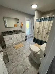 Cheerful 4 bedroom/2.5 bathroom home - Image 3