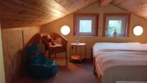 Cottage in scenic location - Image 4