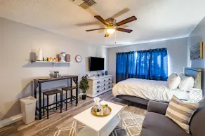 Private Studio in Carmichael w/Netflix, Disney+ - Image 4