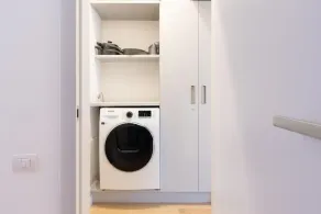 Cernobbio Center - Modern Apartment with Parking - Image 2