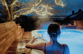 Outdoor Spa and Sauna with Spectacular Views - Image 4
