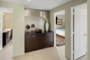 Mid Century Modern-Stunning Mountain Views, Quiet, Clean, Bright & Open Design. - Image 4
