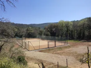 Quiet in the middle of 17 ha in the Var - Image 3