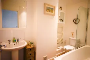 9 Solent Landing -  a family friendly house that sleeps 6 guests  in 3 bedrooms - Image 3