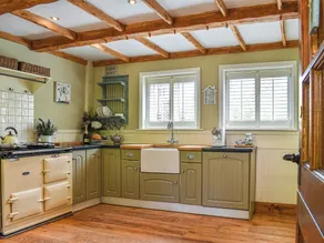 2 bedroom accommodation in Burley - Image 2