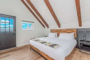 Ocean Shores cozy chalet located within steps from the beach - Image 4