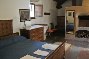 The Granary- 3 Bedroom Apartment in Medieval Castle with huge living room - Image 3