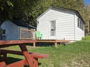 Lake View Family Hideaway 1 Bedroom, sleep 2 - Image 3