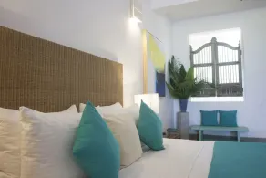 Strandvilla mit Pool und vollem Personal - Image 4