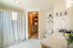 Calm & Cozy in East Vancouver - 20 min from PDX - Image 3