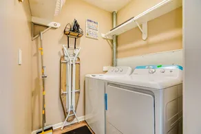 Dog-friendly apartment with central AC & washer/dryer - snowbirds welcome - Image 2