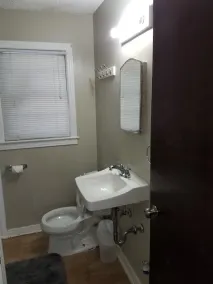Historic One Bedroom Apt, in the Heart of Avondale/Riverside - Image 3