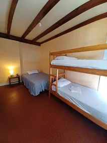 3 bedroom house for 8 people 7 kms from the beaches - Image 5