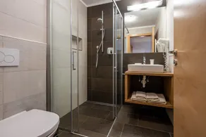 Apartamento \"Maurerhof Morgenrot\" com Vista para a Montanha, Varanda Privada e Wi-Fi - Image 4